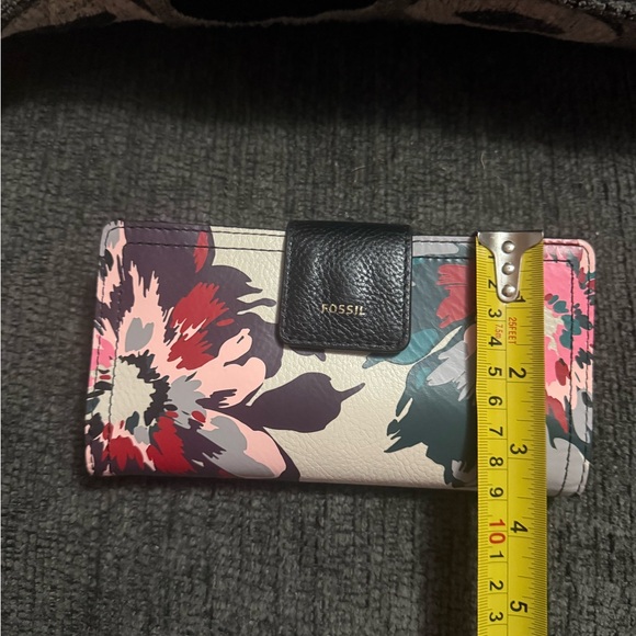 Fossil Floral Leather Tab Wallet Clutch NWOT Black Multicolor Snap Zip - Picture 7 of 14